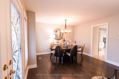 Photo 10 at 43 Mainland Crescent, Vellore Village, Vaughan