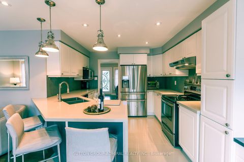 Photo 14 at 43 Mainland Crescent, Vellore Village, Vaughan