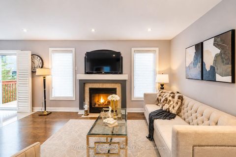Photo 17 at 43 Mainland Crescent, Vellore Village, Vaughan