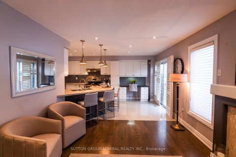 Photo 18 at 43 Mainland Crescent, Vellore Village, Vaughan