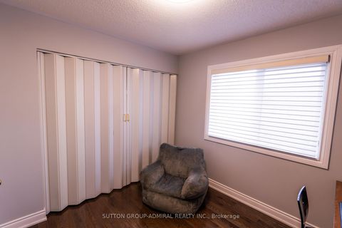 Photo 19 at 43 Mainland Crescent, Vellore Village, Vaughan