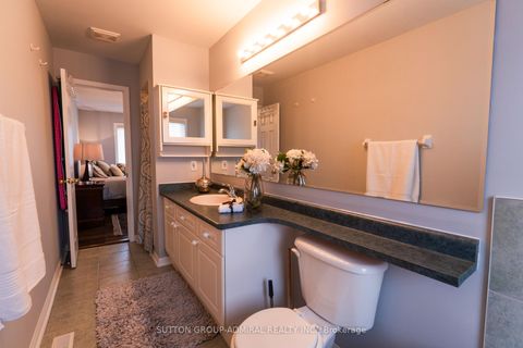 Photo 20 at 43 Mainland Crescent, Vellore Village, Vaughan