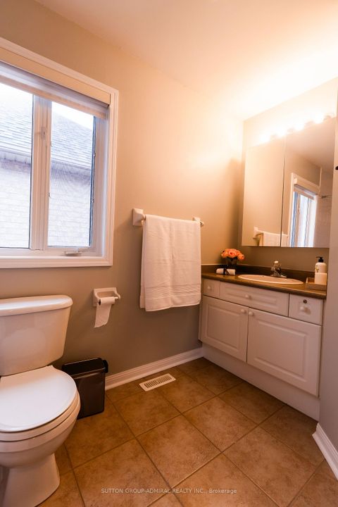 Photo 22 at 43 Mainland Crescent, Vellore Village, Vaughan