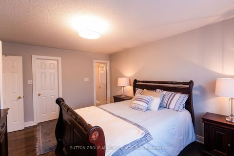 Photo 28 at 43 Mainland Crescent, Vellore Village, Vaughan
