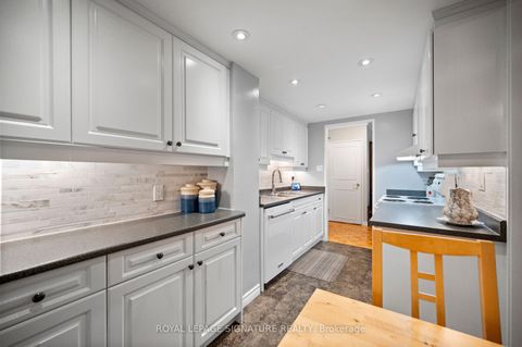 Photo 14 at 606 - 820 Burnhamthorpe Road, Markland Wood, Toronto