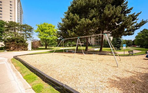 Photo 32 at 606 - 820 Burnhamthorpe Road, Markland Wood, Toronto