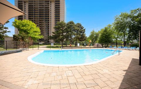 Photo 33 at 606 - 820 Burnhamthorpe Road, Markland Wood, Toronto