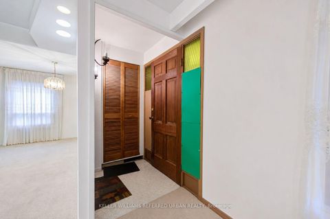 Photo 7 at 7 Saunders Crescent, Queensway, Toronto