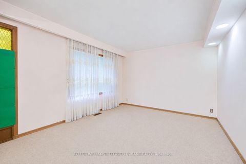 Photo 11 at 7 Saunders Crescent, Queensway, Toronto