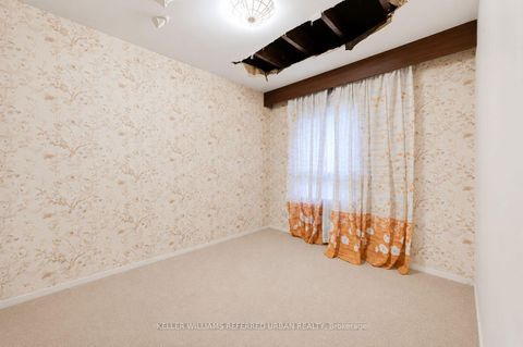 Photo 20 at 7 Saunders Crescent, Queensway, Toronto
