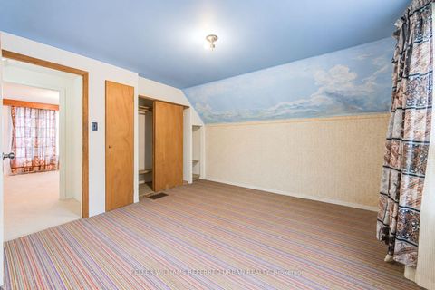Photo 27 at 7 Saunders Crescent, Queensway, Toronto