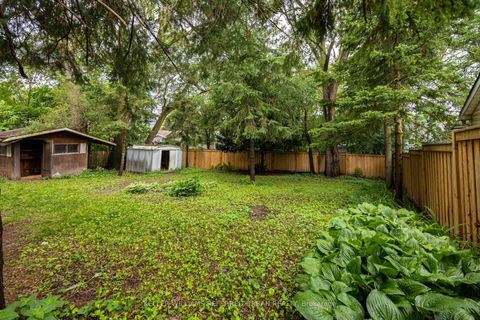 Photo 28 at 7 Saunders Crescent, Queensway, Toronto