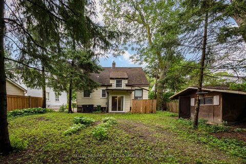 Photo 29 at 7 Saunders Crescent, Queensway, Toronto
