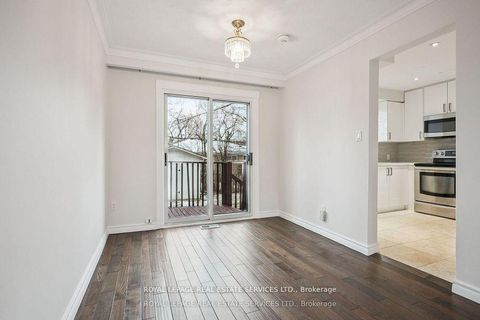 Photo 4 at 256 Zelda Crescent, Crosby, Richmond Hill