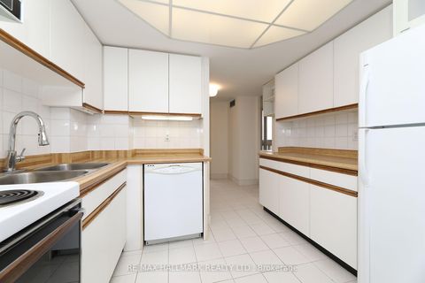 Photo 18 at 1704 - 10 Kenneth Avenue, Willowdale East, Toronto