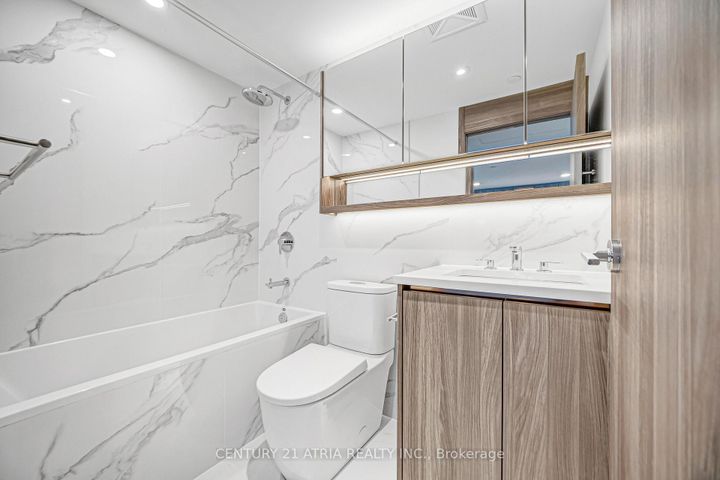 Photo 5 at 210 - 18 Esther Shiner Boulevard, Bayview Village, Toronto