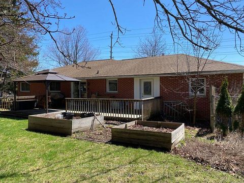 Photo 3 at 556 Big Bay Point Road, Painswick North, Barrie