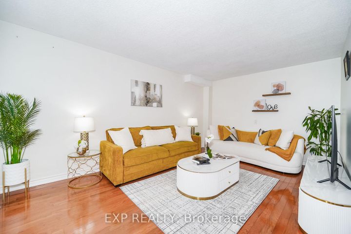 Photo 4 at 246 Mary Street N, O'Neill, Oshawa