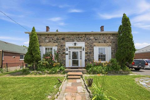 Photo 2 at 1355 Victoria Park Avenue, Birchmount, Toronto
