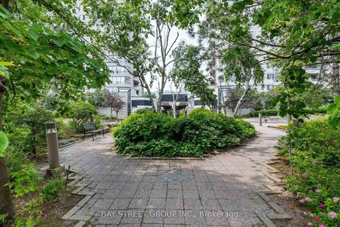 Photo 1 at 1001 - 150 Alton Towers Circle, Milliken, Toronto