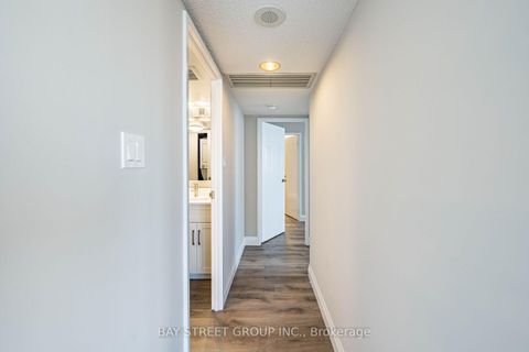 Photo 16 at 1001 - 150 Alton Towers Circle, Milliken, Toronto