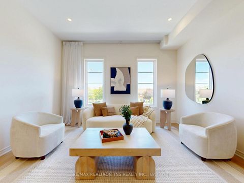 Photo 3 at 9442 Bayview Avenue, Observatory, Richmond Hill