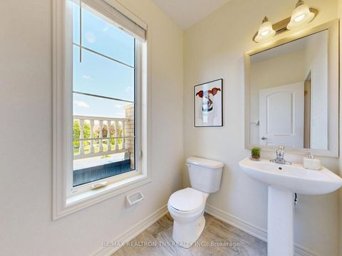 Photo 10 at 9442 Bayview Avenue, Observatory, Richmond Hill