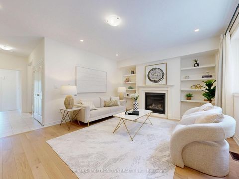Photo 11 at 9442 Bayview Avenue, Observatory, Richmond Hill