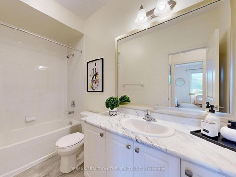 Photo 14 at 9442 Bayview Avenue, Observatory, Richmond Hill