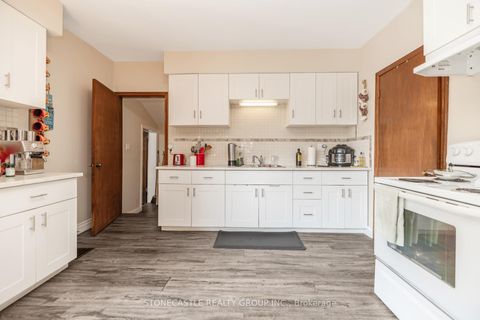 Photo 4 at 2321 Major Mackenzie Drive W, Maple, Vaughan