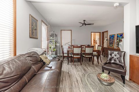 Photo 11 at 2321 Major Mackenzie Drive W, Maple, Vaughan