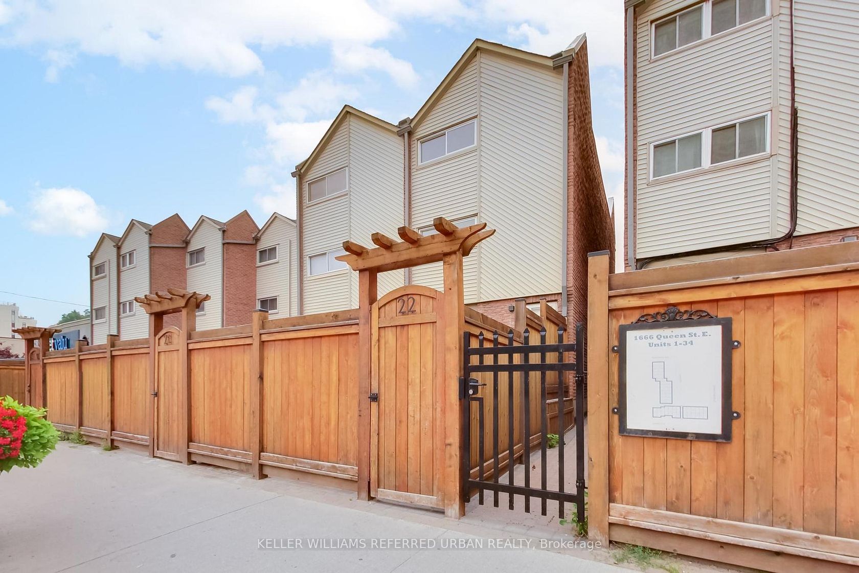 22 - 1666 Queen Street E, Woodbine Corridor, Toronto 