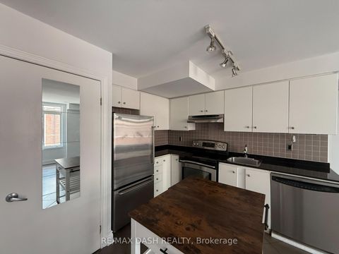 Photo 6 at 342 - 415 Jarvis Street, South St. James Town, Toronto