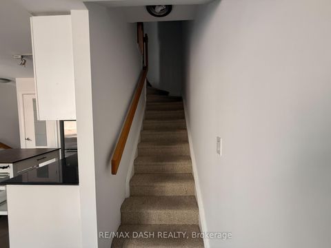 Photo 10 at 342 - 415 Jarvis Street, South St. James Town, Toronto