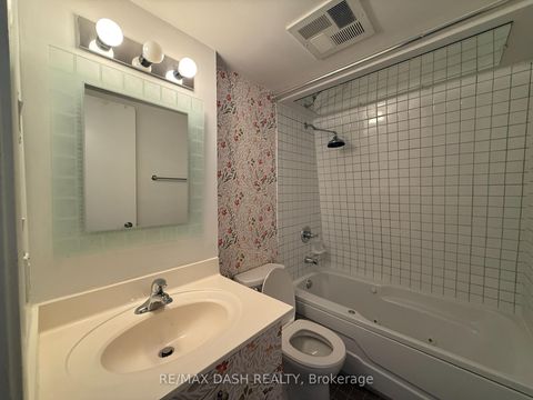 Photo 15 at 342 - 415 Jarvis Street, South St. James Town, Toronto