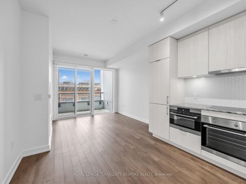 Photo 4 at 419 - 158 Front Street E, Moss Park, Toronto