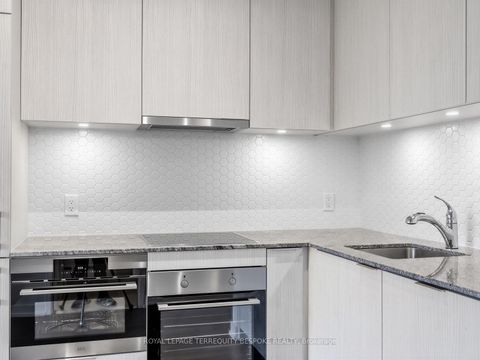 Photo 6 at 419 - 158 Front Street E, Moss Park, Toronto