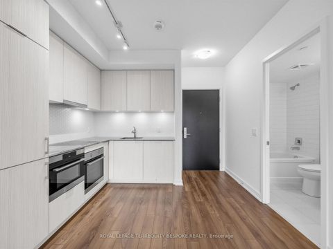 Photo 8 at 419 - 158 Front Street E, Moss Park, Toronto