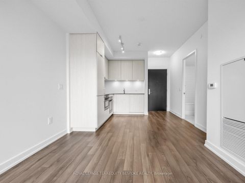 Photo 17 at 419 - 158 Front Street E, Moss Park, Toronto