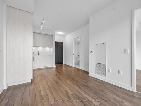 Photo 18 at 419 - 158 Front Street E, Moss Park, Toronto