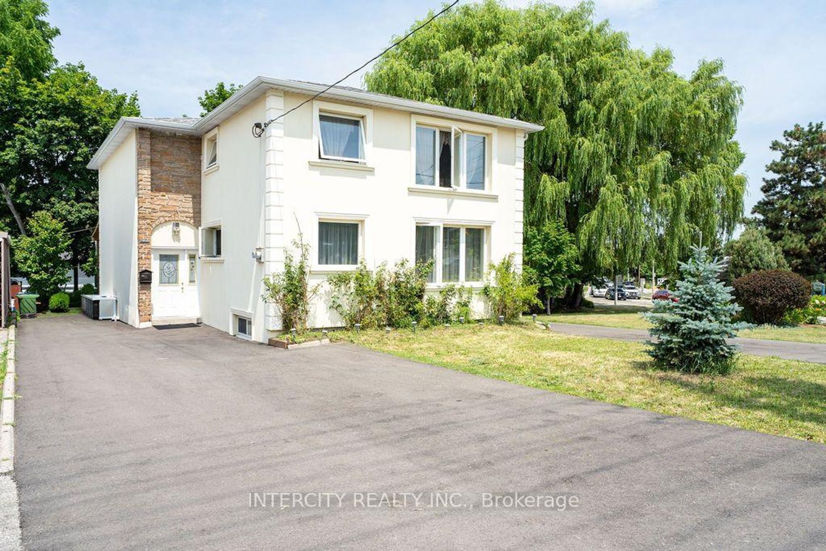 100 Dixon Road, The Westway, Toronto photo number 2