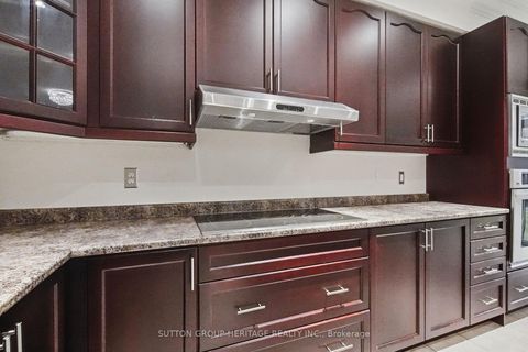 Photo 12 at 16 Shrewsbury Drive, Brooklin, Whitby