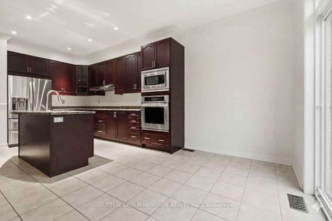Photo 13 at 16 Shrewsbury Drive, Brooklin, Whitby
