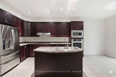 Photo 14 at 16 Shrewsbury Drive, Brooklin, Whitby