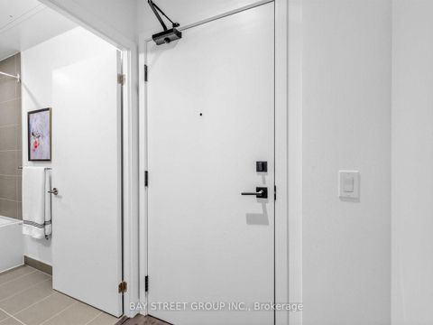 Photo 9 at 318 - 55 Mercer Street, Waterfront Communities C1, Toronto