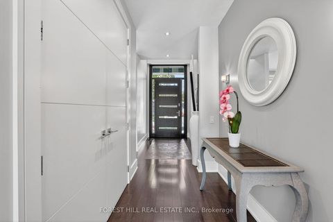 Photo 3 at 51 Greenfield Drive, City Centre West, Toronto