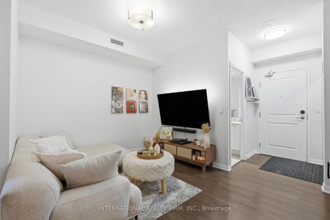 Photo 3 at 711 - 628 Fleet Street, Niagara, Toronto