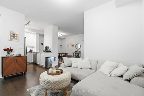 Photo 6 at 711 - 628 Fleet Street, Niagara, Toronto