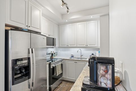 Photo 8 at 711 - 628 Fleet Street, Niagara, Toronto