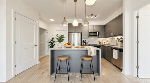Photo 10 at 1914 - 7895 Jane Street, Concord, Vaughan